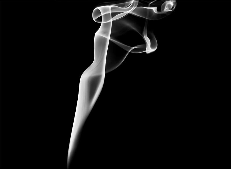 吸烟_抽象_白烟_螺旋_黑色背景_高清图片_全景视觉
