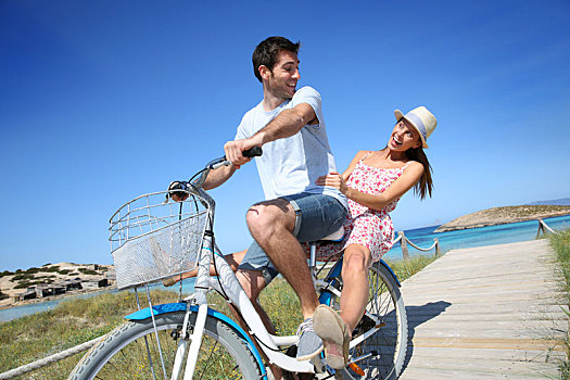 男人,给,骑自行车,女朋友,美女,岛屿