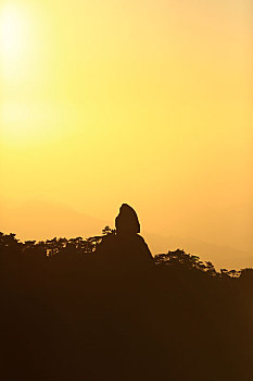 黄山飞来石