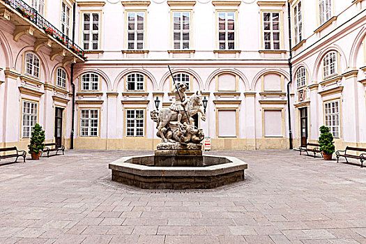 老市政厅斯洛伐克的庭院