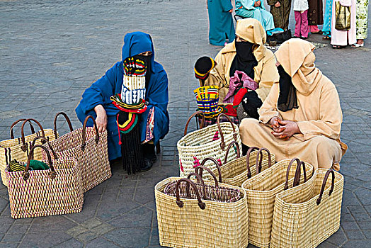 摩洛哥人,女人,销售,稻草,包,地点,玛拉喀什,马拉喀什,摩洛哥,北非,非洲