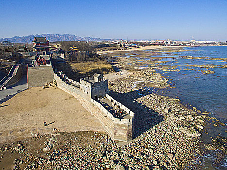 山海关古迹：历史悠久，美食诱人，海滩度假胜地