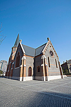上海外滩的历史建筑,原新天安堂,原为天主教新天安堂,又名联合礼拜堂,于1886年建成,1901年扩建,由道达尔设计,防维多利亚时期罗马式建筑风格