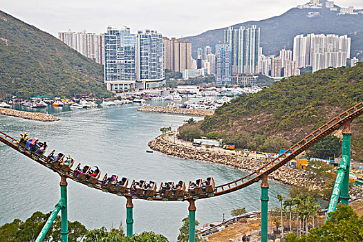 香港,建筑,大楼,特色,富人,繁华,水泥森林,摩天大厦,拥挤,高密度,压力,孤岛,岛屿,海湾,游船,游乐,过山车,刺激2