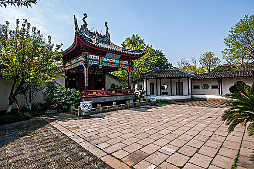 吴江市同里古镇珍珠塔景园戏台