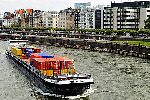 集装箱船,莱茵河,正面,散步场所,杜塞尔多夫,北莱茵威斯特伐利亚,德国,欧洲