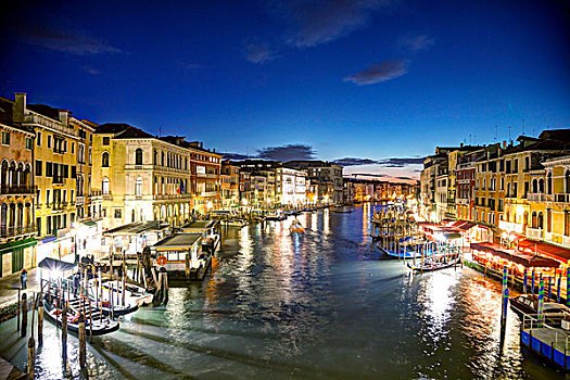 威尼斯,夜晚,时间