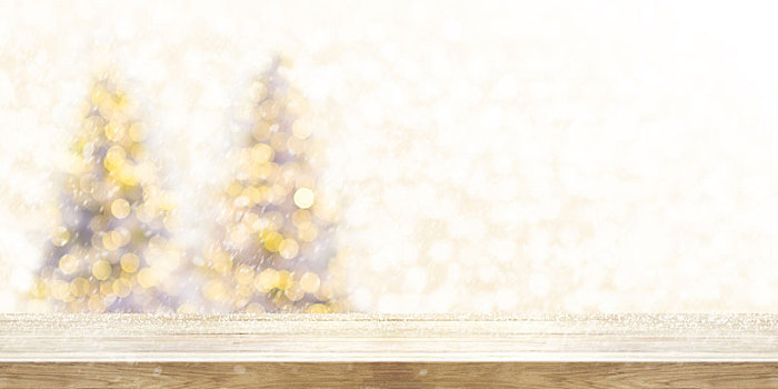 木桌子,上面,模糊,圣诞树,背景,下雪,全景,旗帜