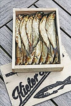 熏制,小鲱鱼,基尔,木盒