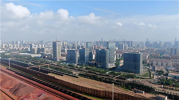 山东省日照市,港口蓝美得一塌糊涂,生态港口呈现美丽画卷