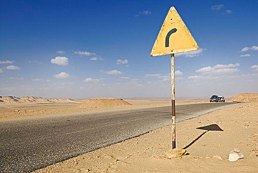 交通标志,弯曲,右边,白色,费拉菲拉,沮丧,西部沙漠,埃及,非洲