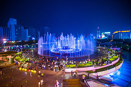 山东省济南市泉城广场荷花音乐喷泉