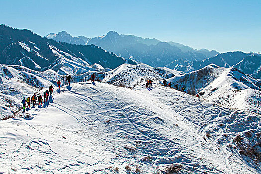 徒步天山雪山