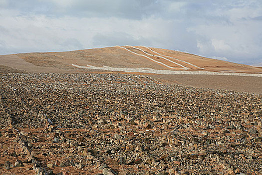 青藏铁路安多至措那湖之间的防沙隔离格