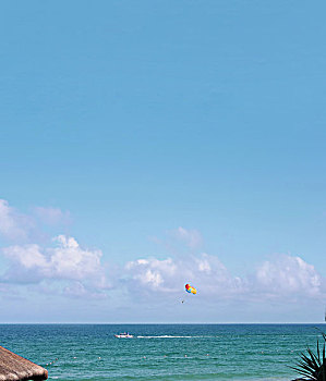 水上滑翔伞,草棚伞,沙滩,海边