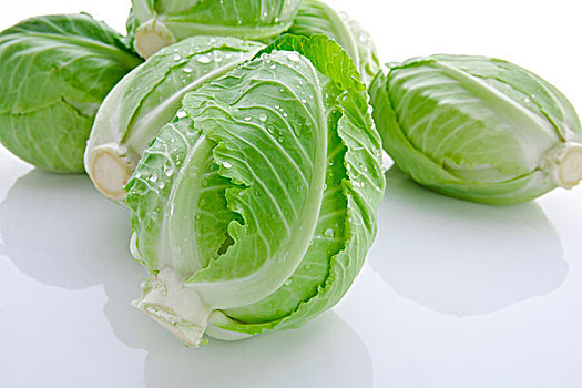 素食的主要蔬菜,高麗菜心,在白色的背景