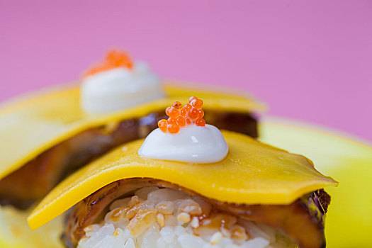 芒果鳗鱼寿司