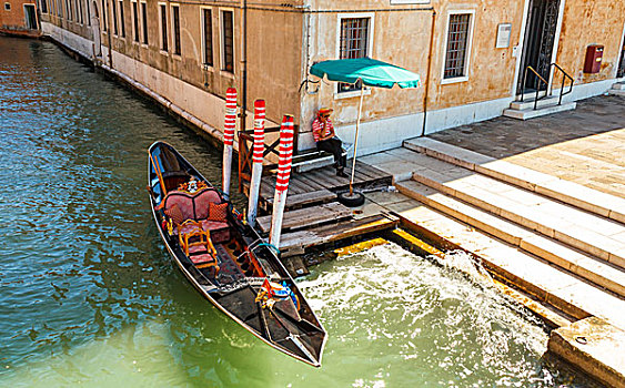 平底船船夫,等待,旅游,运河,威尼斯,意大利