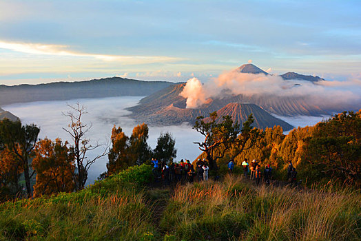 布罗莫火山