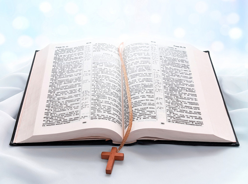翻开_圣经_书本_基督教_高清图片_全景视觉