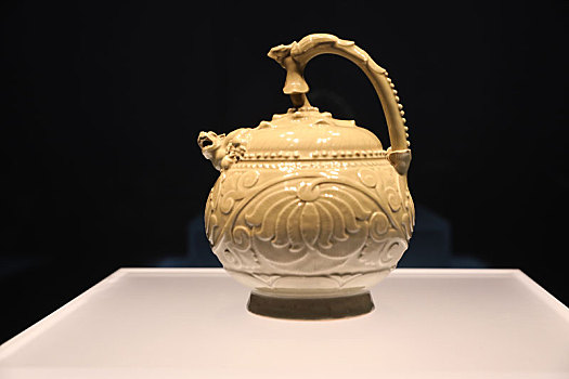 陕西历史博物馆国宝,青釉提梁倒注瓷壶