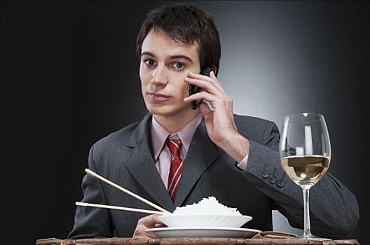 商务人士,交谈,手机,吃饭