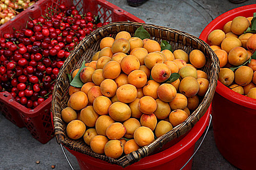 四川阿坝自治州水磨古镇的水果