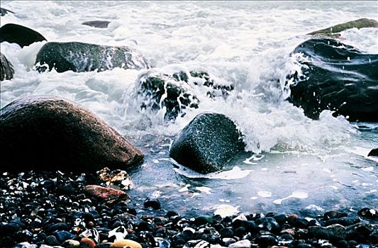砾滩,石头