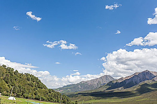 青海祁连县卓尔山美景