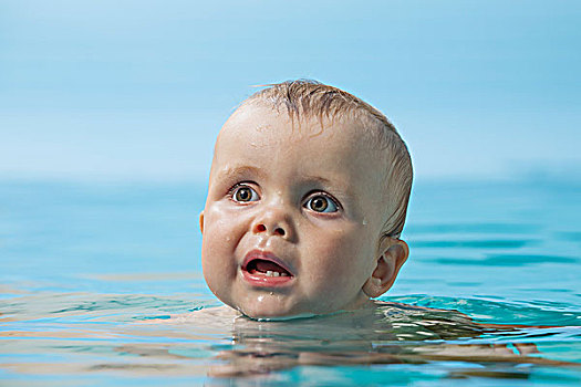 婴儿,水中