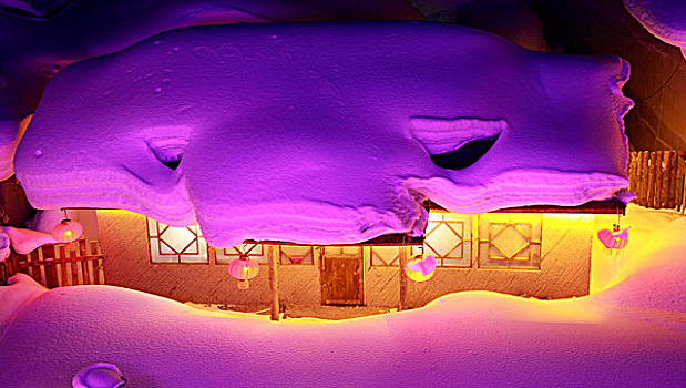 雪乡梦幻家园夜景