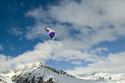 滑雪者,跳跃,正面,蓝天,积雪,山脉,后面,瑞士