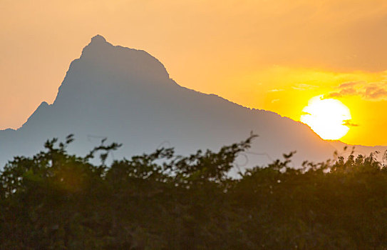 秦岭山秋景