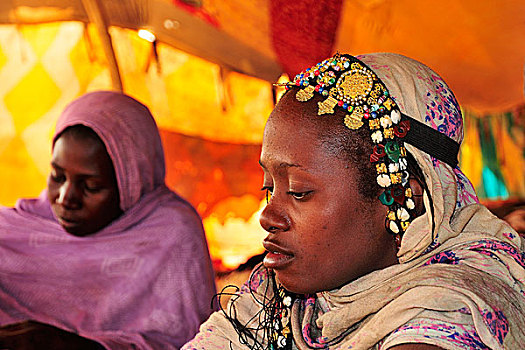 两个女人,一个,头饰,帐蓬,阿德拉尔,区域,毛里塔尼亚,非洲