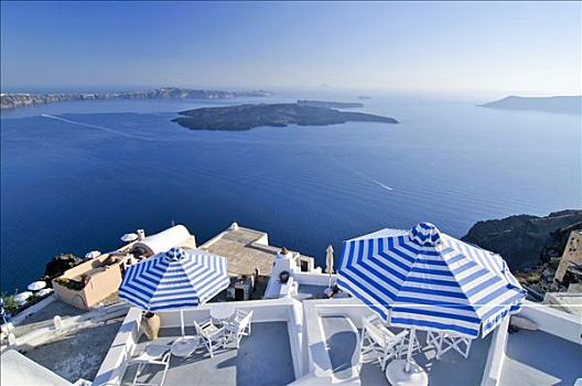 平台,蓝色,白色,条纹,遮阳伞,正面,蓝色海洋,火山,岛屿,锡拉岛,基克拉迪群岛,希腊,欧洲