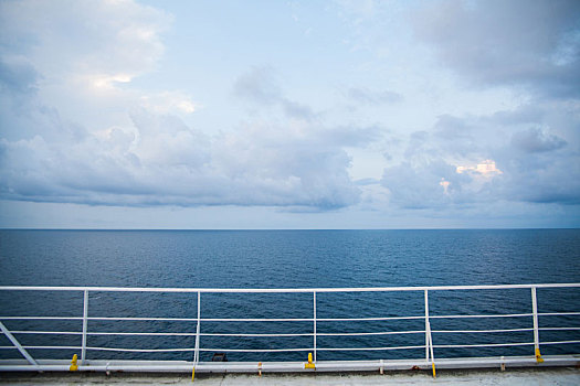甲板,海洋