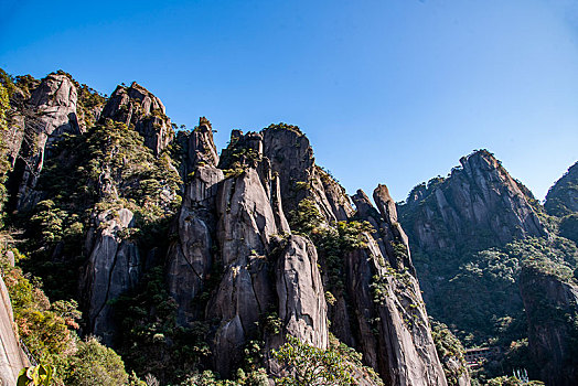 江西上饶三清山西海岸群山