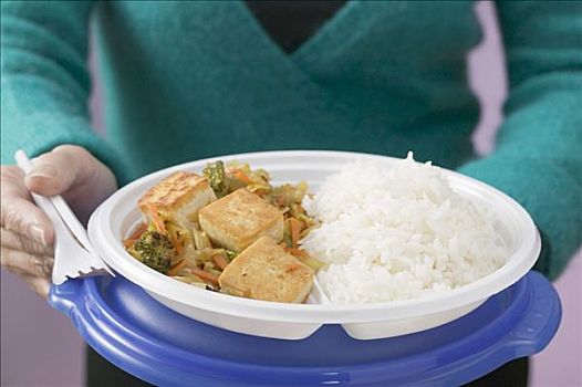 女人,拿着,豆腐,蔬菜,米饭,塑料制品,盘子