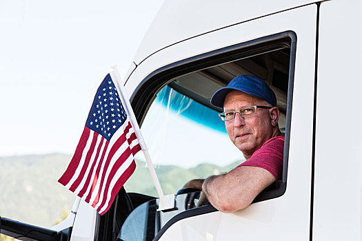 白人,男人,卡车司机,出租车,卡车,美国国旗,联结,窗户