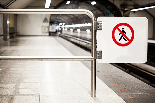 安全,禁止,标识,穿过,地铁站台