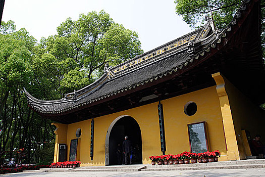 苏州虎丘风景区上的寺庙