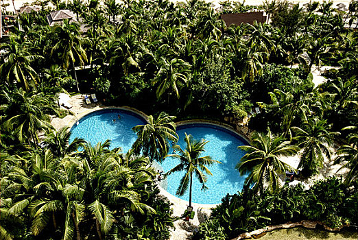 海南三亚大东海海滨银泰度假酒店游泳池