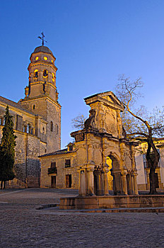 喷泉,大教堂,16世纪,黃昏,巴埃萨,哈恩省,安达卢西亚,西班牙,欧洲