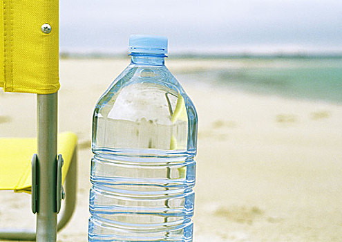 水瓶,海滩