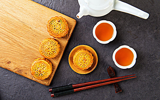 月饼,红茶,筷子,托盘
