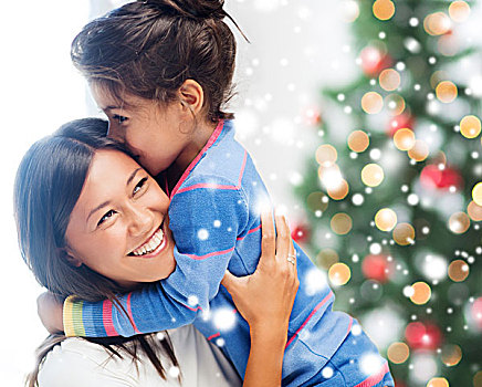 孩子,高兴,圣诞节,家庭,人,概念,微笑,小女孩,母亲,搂抱,室内
