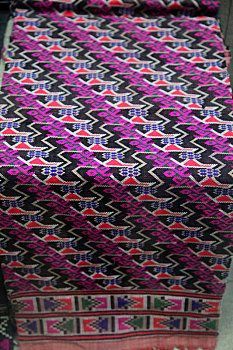 土家族鸭浮水织锦,西兰卡普,壁挂