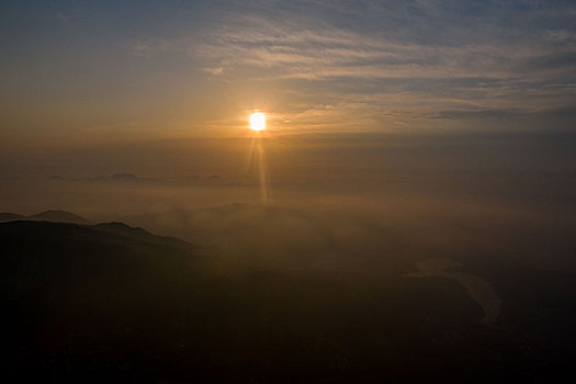 航拍沂蒙山区的日出云海