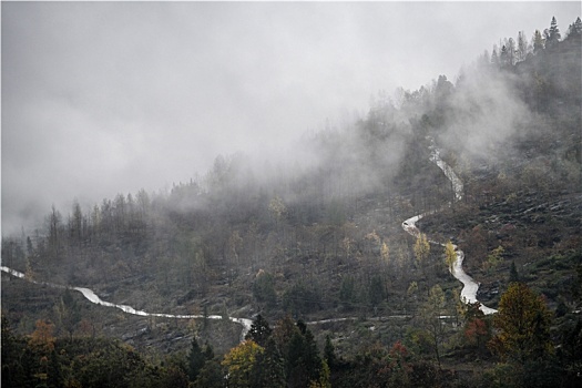 三个山峰图片大全－三个山峰高清图片大全－三个山峰图片素材大全－中国图片库