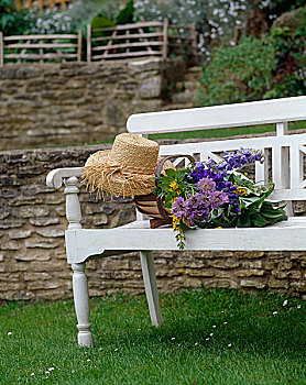 白色,园凳,座椅,浅底篮,插花